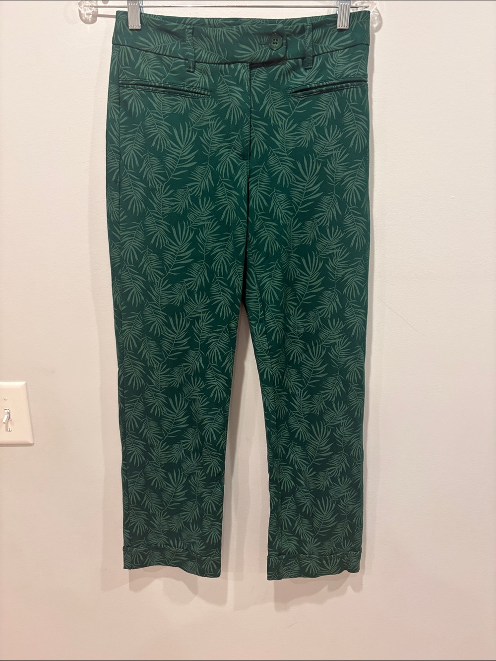 Betabrand Green Leaf-Print Chinos waist 15 rise 11 inseam 29